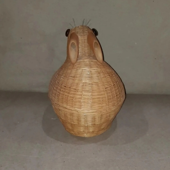 Kiangsi Handicrafts Rabbit Basket With Lid - Picture 4 of 11